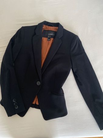 Taillierter schwarzer Blazer