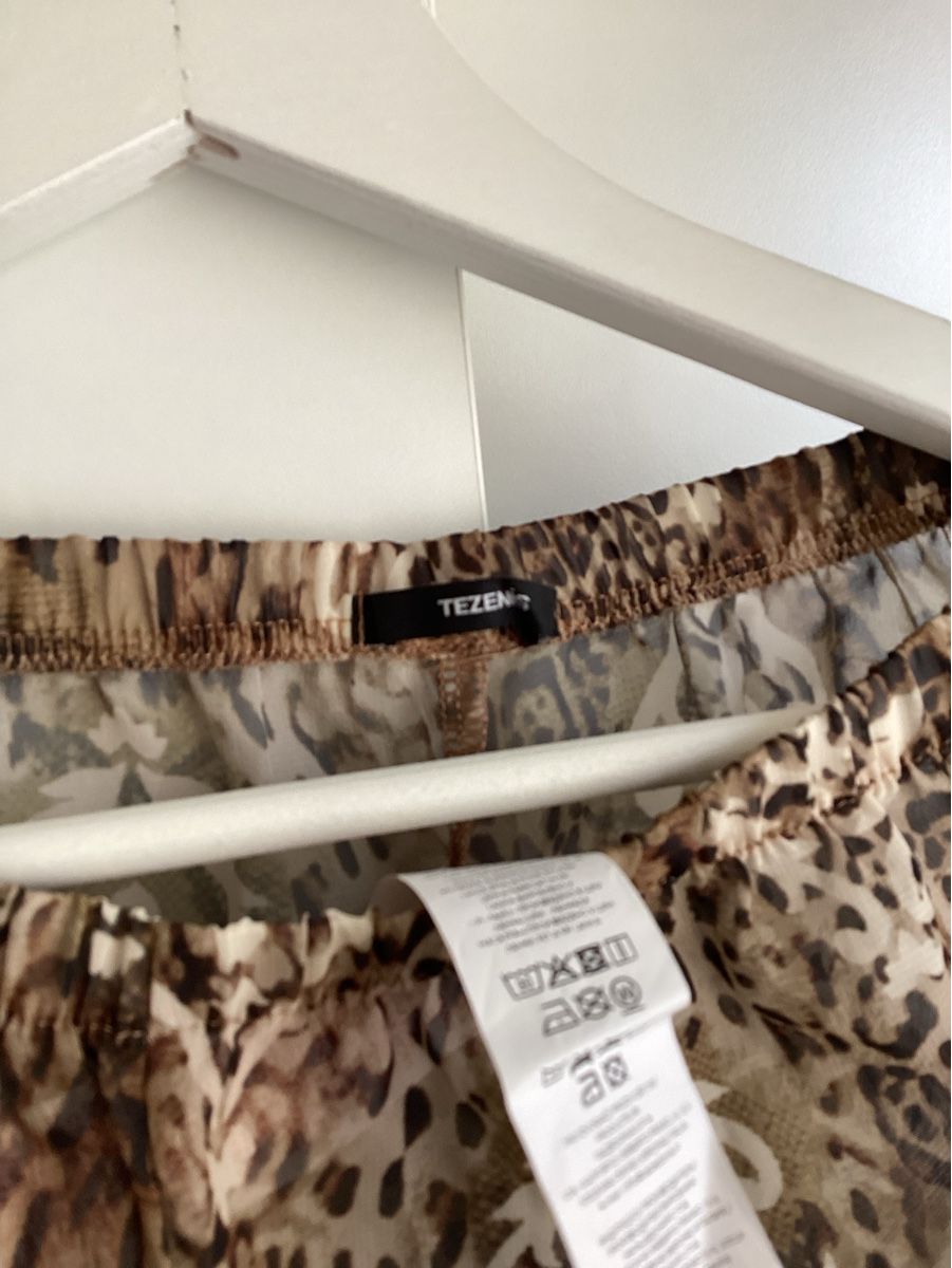 Pantaloni: Leichte transparente Sommerhose Grösse S Leopard  Tezenis – Usato da Zürich venduto da Struktur 3
