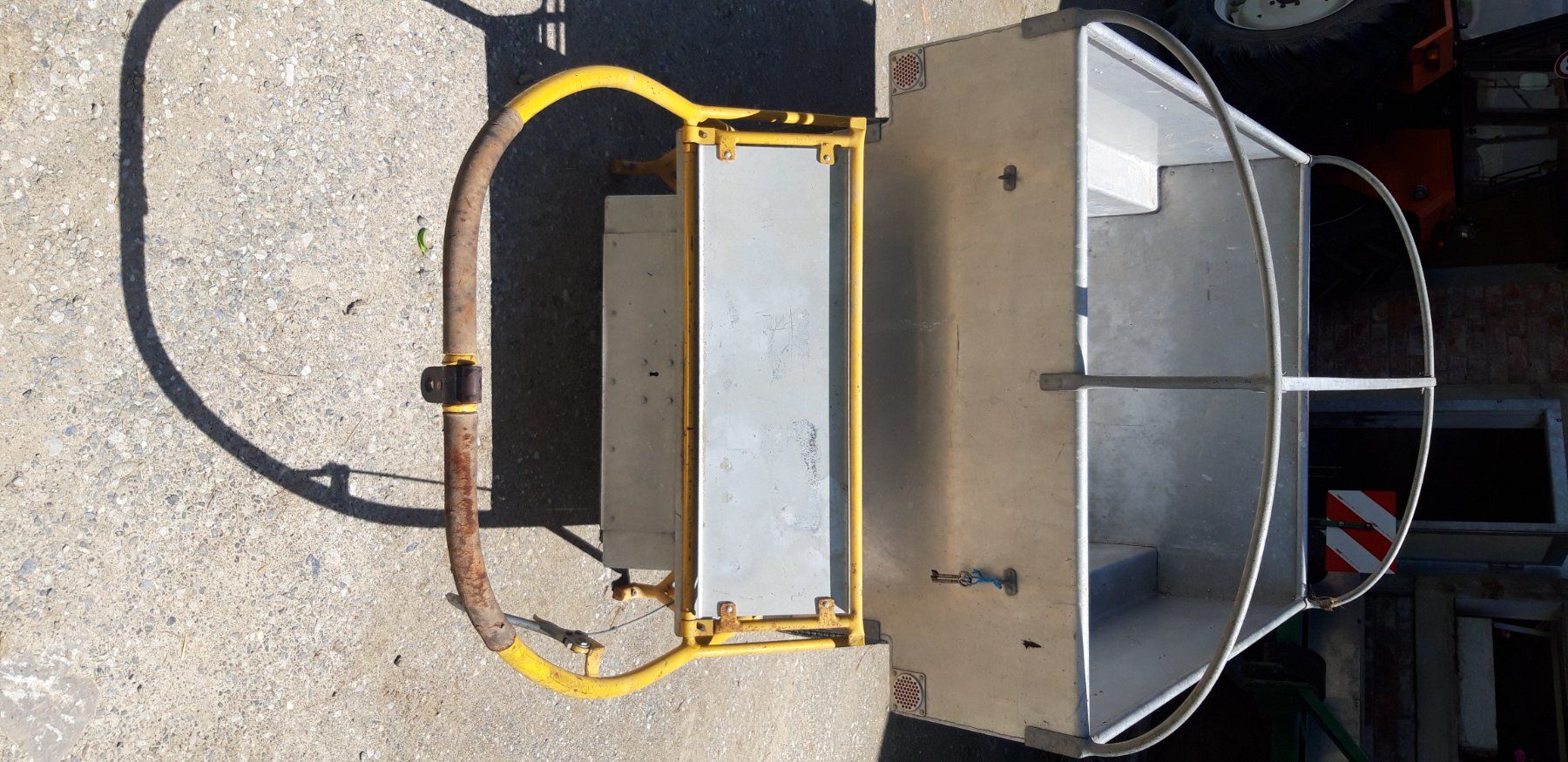 Carriole: Ehemaliges Postwaegeli – Usato da Fribourg venduto da Explorer80 2