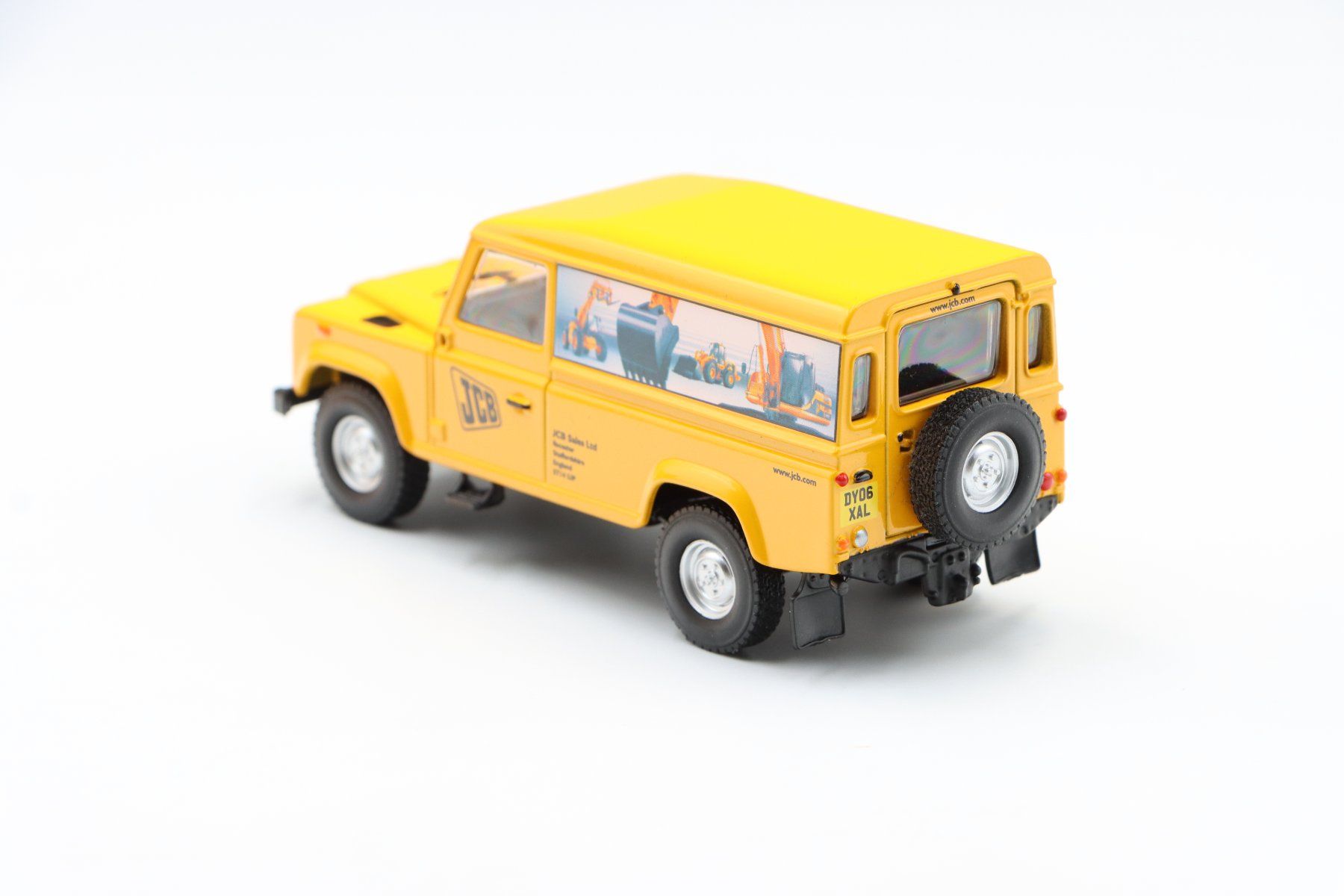 Land Rover Modellini d'auto: Land Rover Defender JCB 1:43 Corgi – Nuovo e nell'imballaggio originale da Bühl b.Aarberg venduto da modelldiecast 6