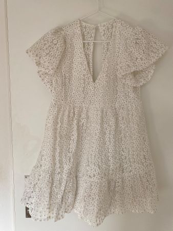 Weisses Jumpsuit mit Blumen, Grösse S