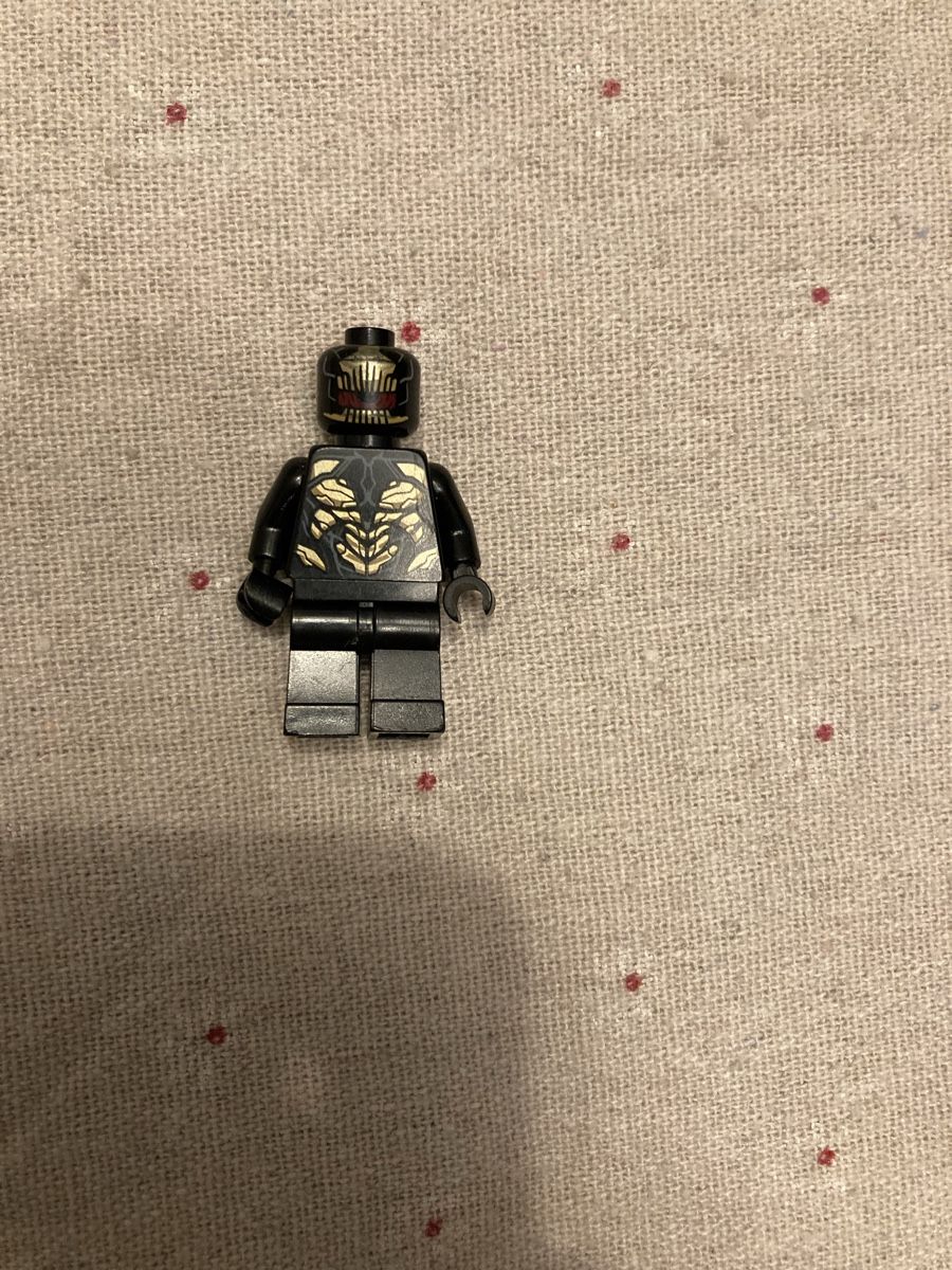 Lego Spielzeuge: LEGO Marvel Outrider Minifigur. – Gebraucht aus Schafisheim von mic_79dx