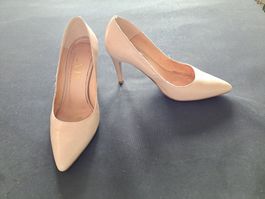 Très beaux escarpins de couleur nude 37