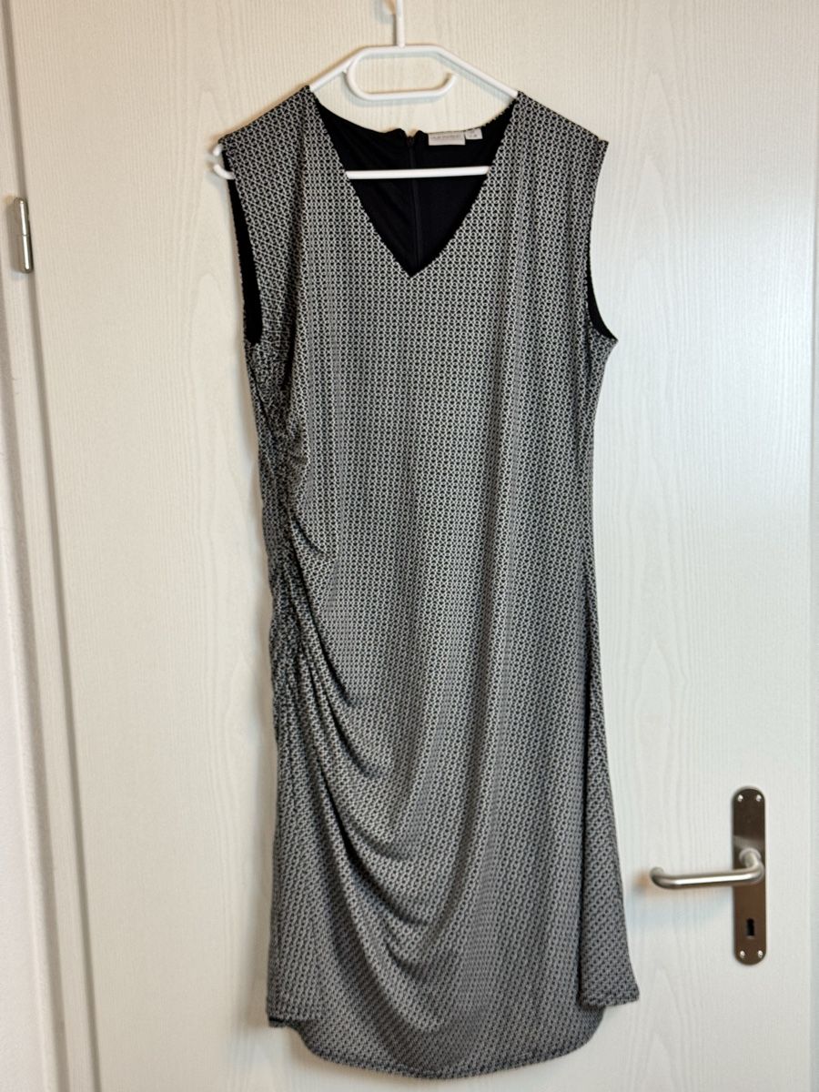 Lots de vêtements: 4 Damen Sommerkleider 44 verschiedene Muster – D'occasion à Galmiz par ranunkel25 7