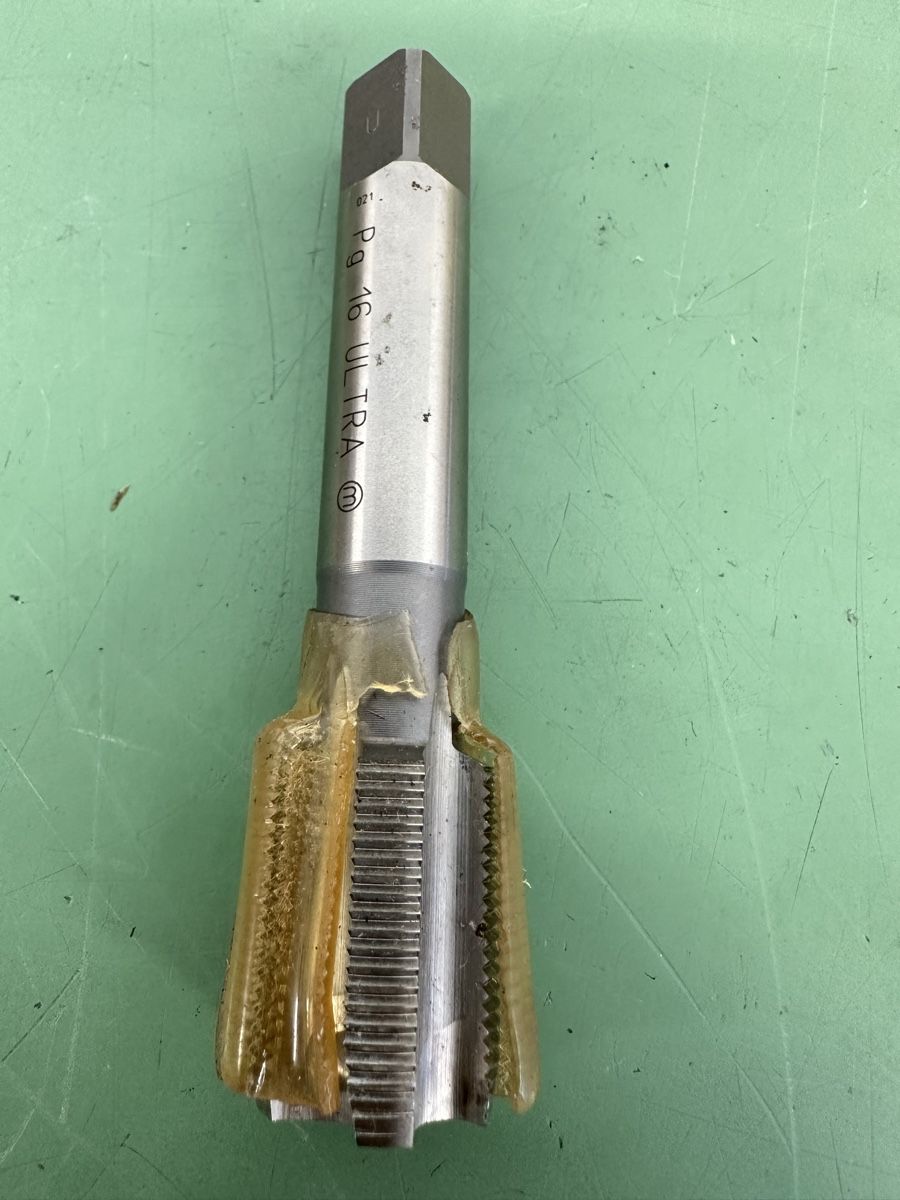 Tutti gli attrezzi: Gewindebohrer, Thread cutter Pg 16. – Nuovo (secondo la descrizione) da Aarberg venduto da SNMachines 1