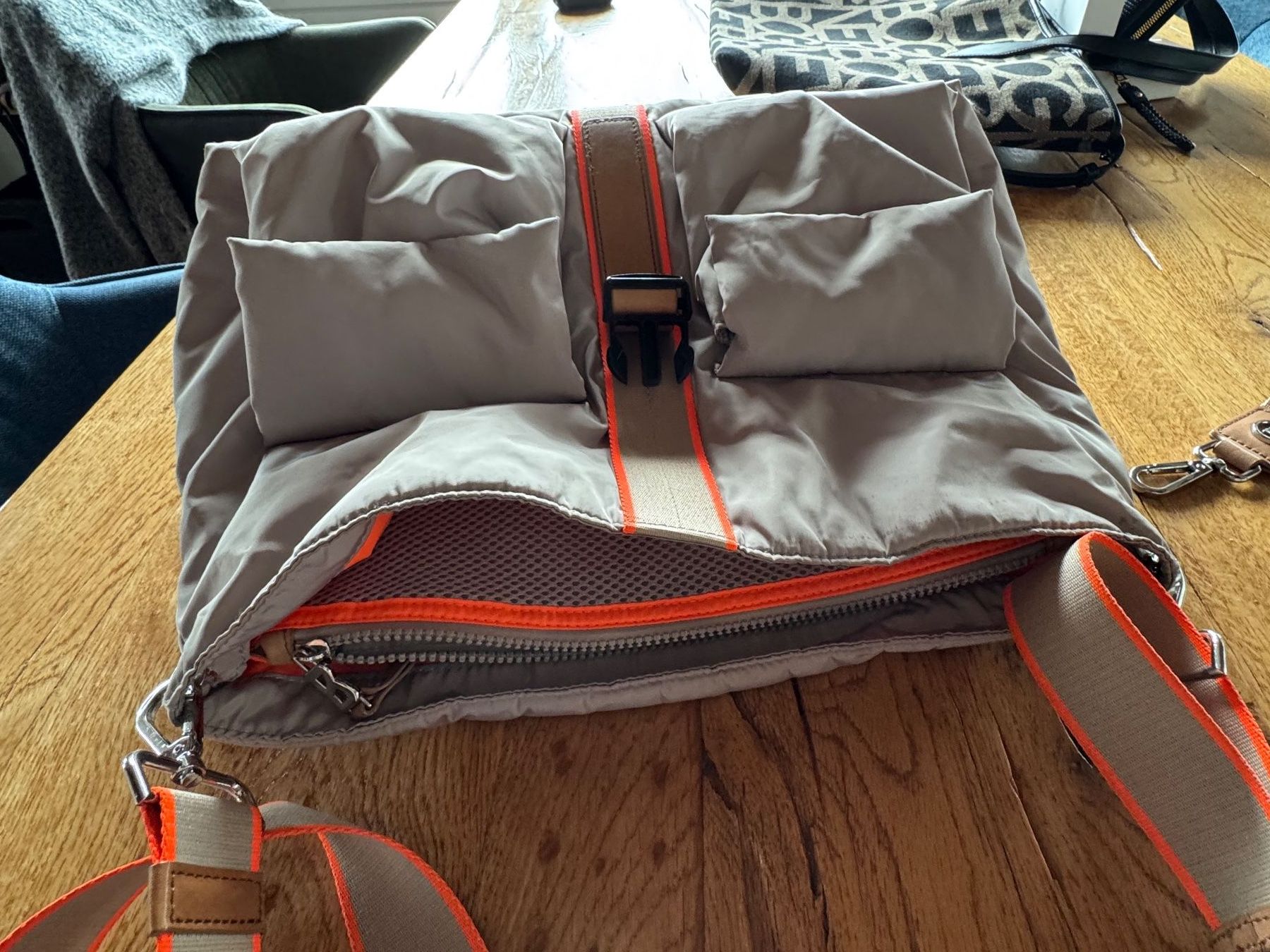 Bogner Sacs femmes: Ultraleichte Bogner Umhängetasche – D'occasion à Oberrohrdorf par maggys15 7