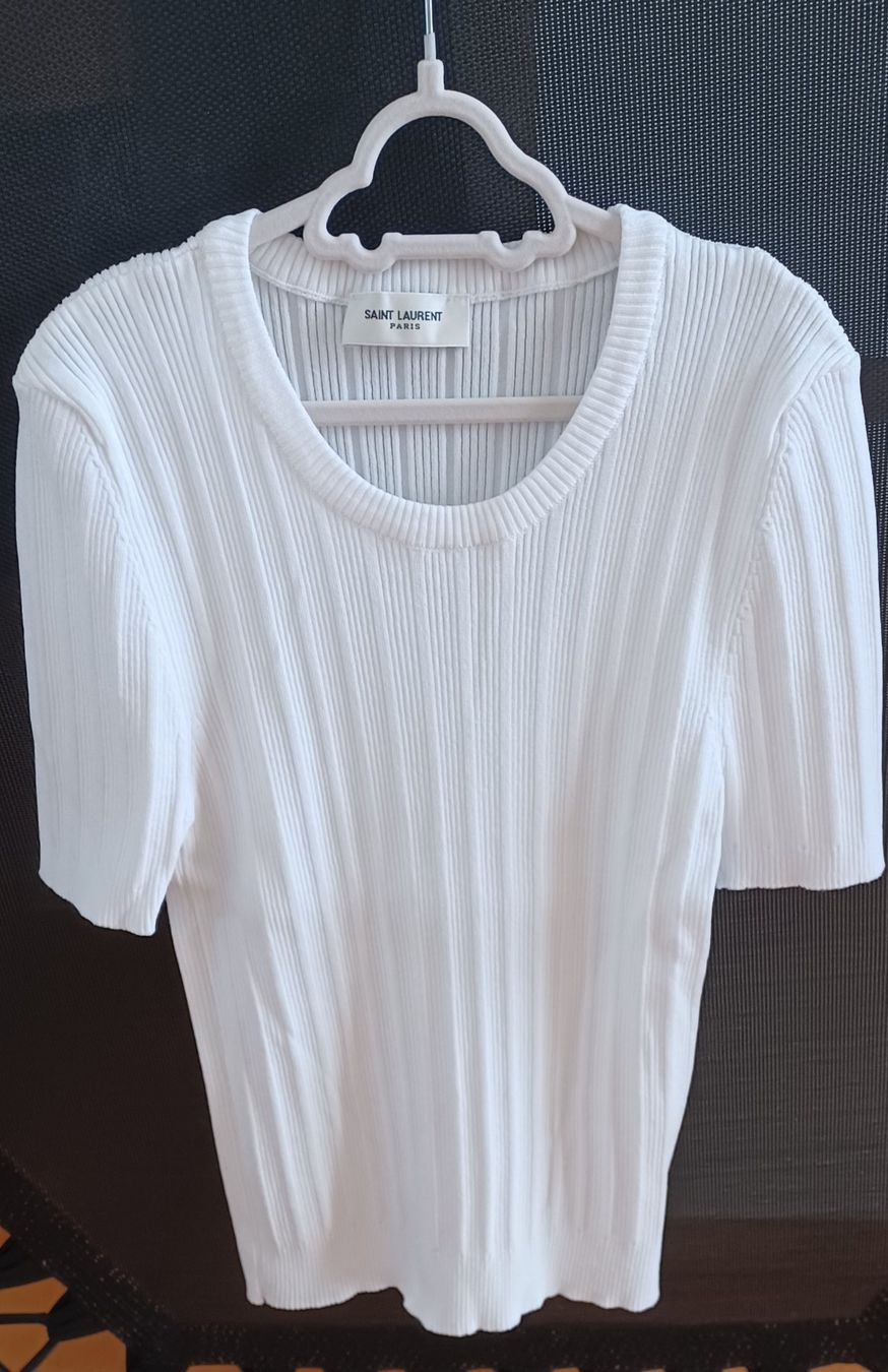 Saint Laurent T-shirts: Saint Laurent Kurzarm Shirt weiss – D'occasion à Kriens par IsabelleW0102