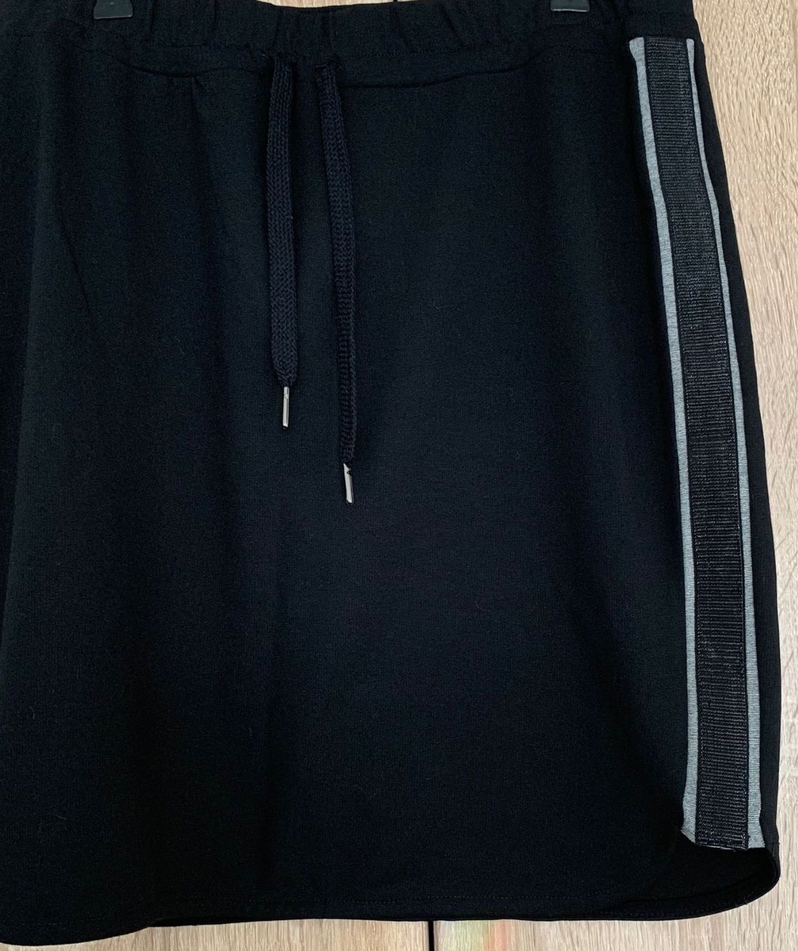 Gonne: One Two Jupe elastisch mit Seiten Band Gr XL – Usato da Nussbaumen AG venduto da brigitebardot 1