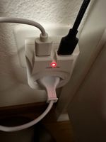 Steckdosenadapter mit Dual-USB-Anschlüssen – 2500W, 10A/250V