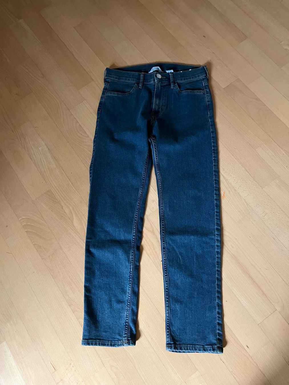 H&M Pantaloni: Jeans von H&M, neu – Nuovo e nell'imballaggio originale da Zürich venduto da emily02