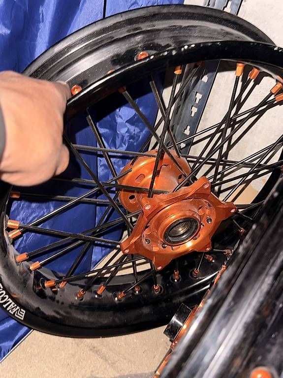 Cerchioni: 1x Supermoto Felgen Hinterrad – Usato da Luterbach venduto da Yukiioo 1
