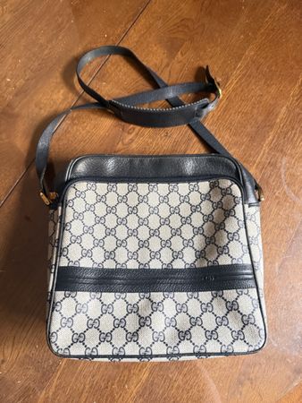 Sac bandoulière Gucci monogramme 