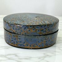 Boîte ancienne peinte à la main papier mâché origine Kashmir