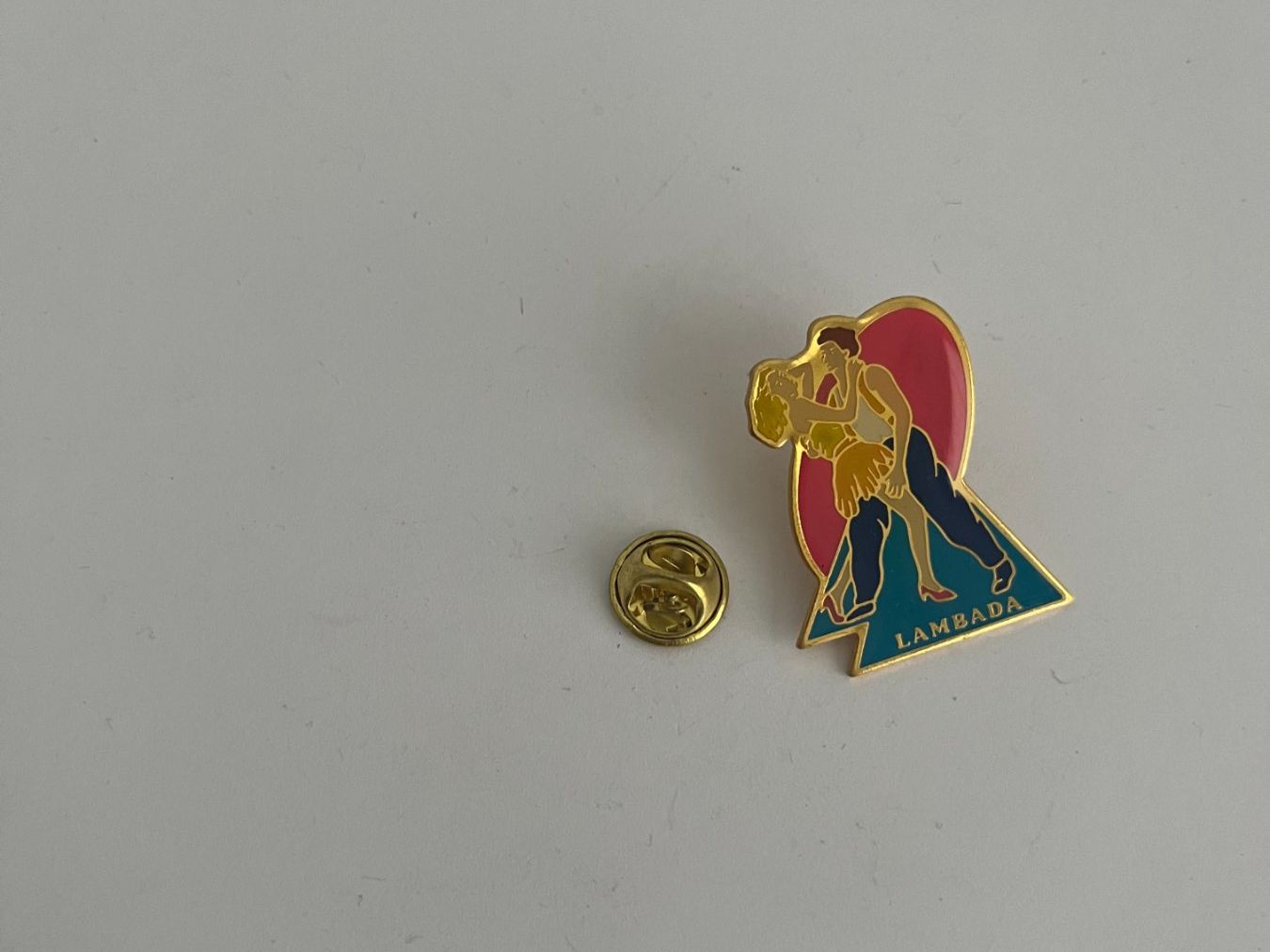 Plaketten & Abzeichen: Pin Lambada Tanz – Gebraucht aus Dietikon von sch_w2tw