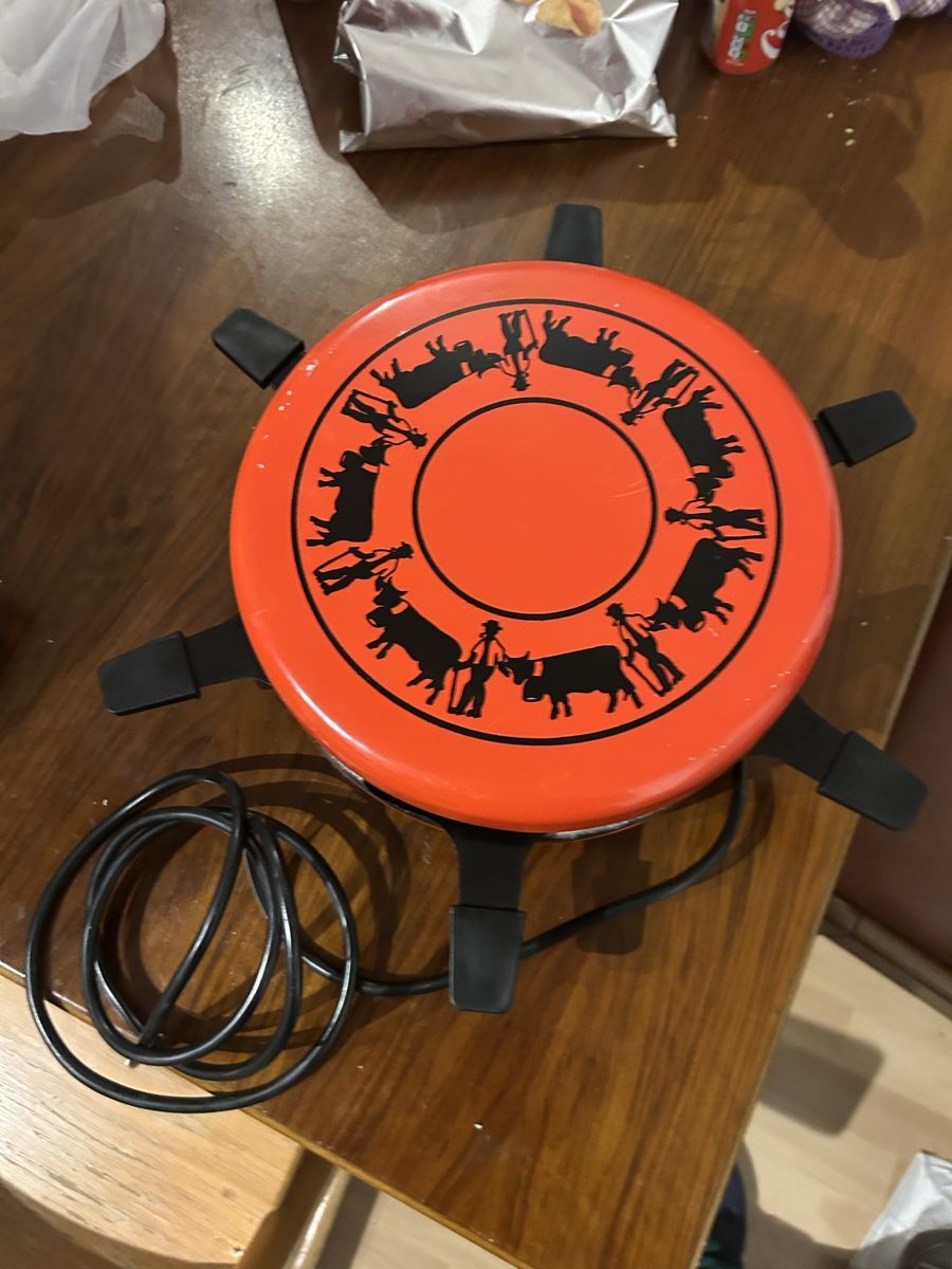 Sigg Elettrodomestici da cucina: Four à raclette Sigg typ 402 rare ! – Usato da Le Brassus venduto da val_c8d8