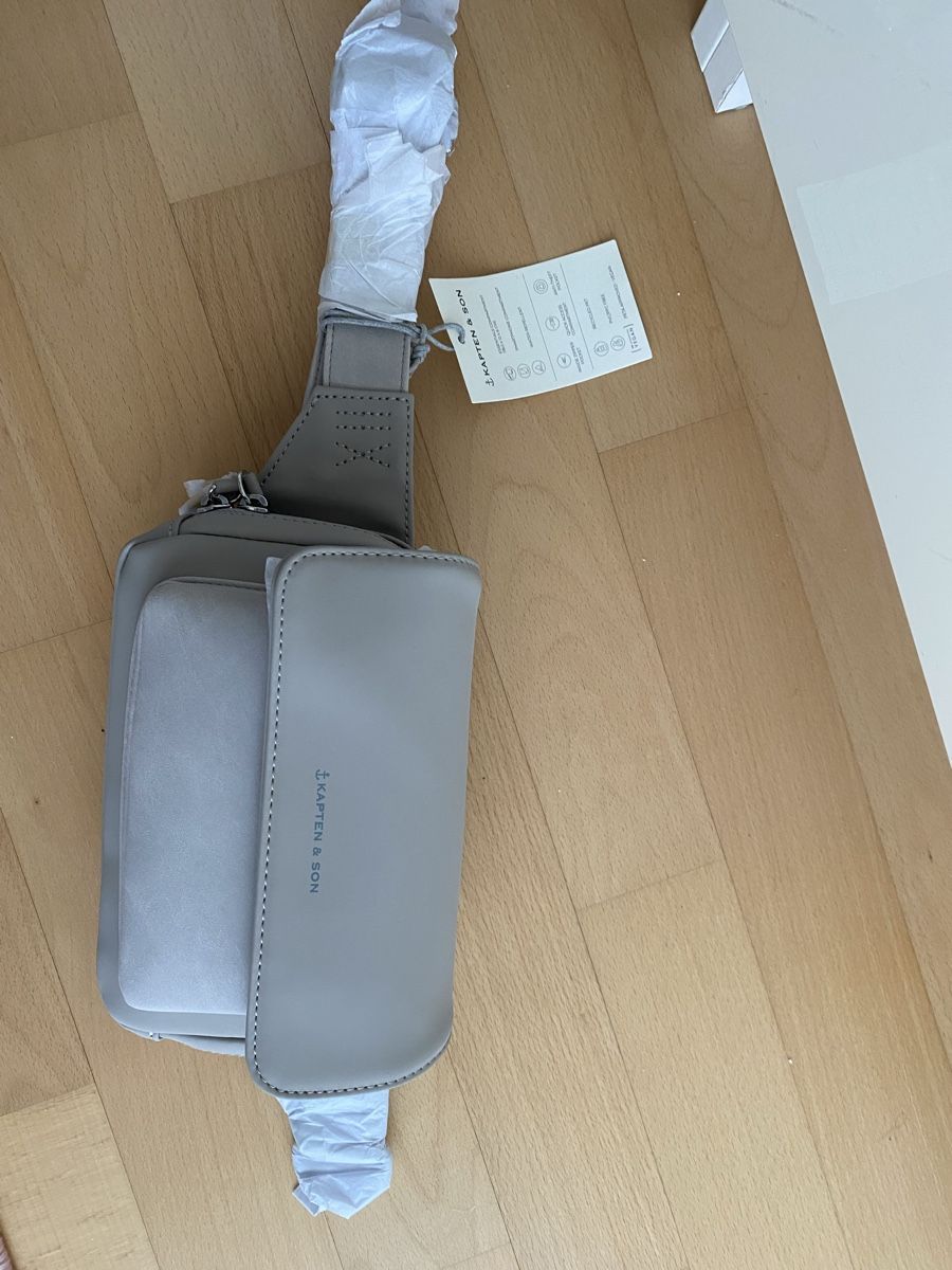 Kapten & Son Borse da donna: Kapten&Son Umhängetasche neu – Nuovo e nell'imballaggio originale da Merlischachen venduto da aly_9ncj 1