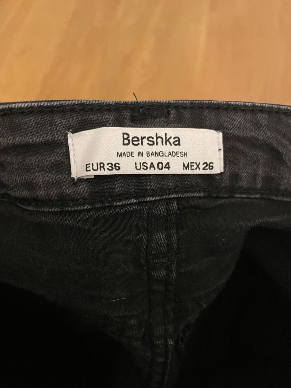 Bershka Pantaloni: Hose Bershka – Usato da Vaduz venduto da sbe_r8th 4