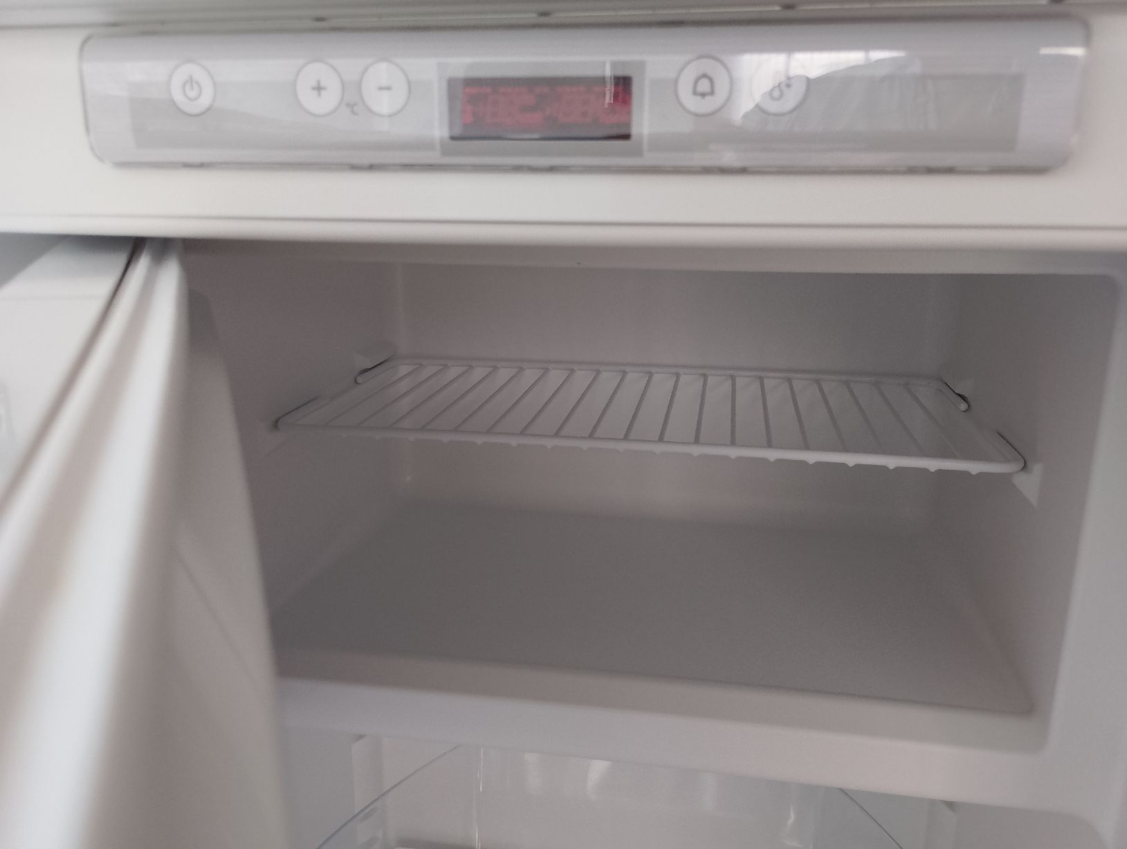 V-Zug Frigoriferi: V-ZUG EK1212-E, Kühlschrank, 281L – Usato da Leibstadt venduto da jur_q6rl 6