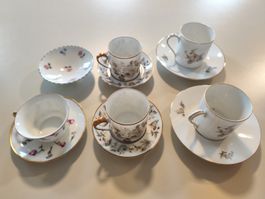 Tasses et sous-tasses à café porcelaine motif floral