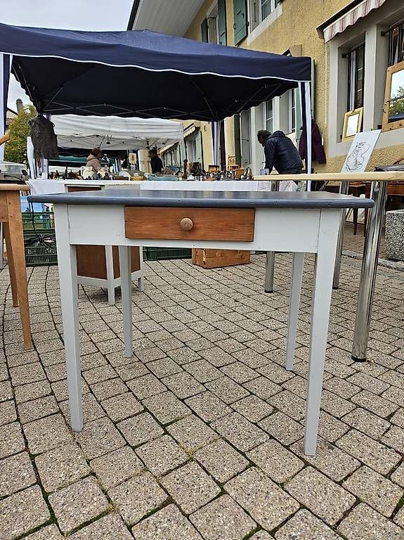 Tables: Table de cuisine – D'occasion à Perroy par sib_rrf2