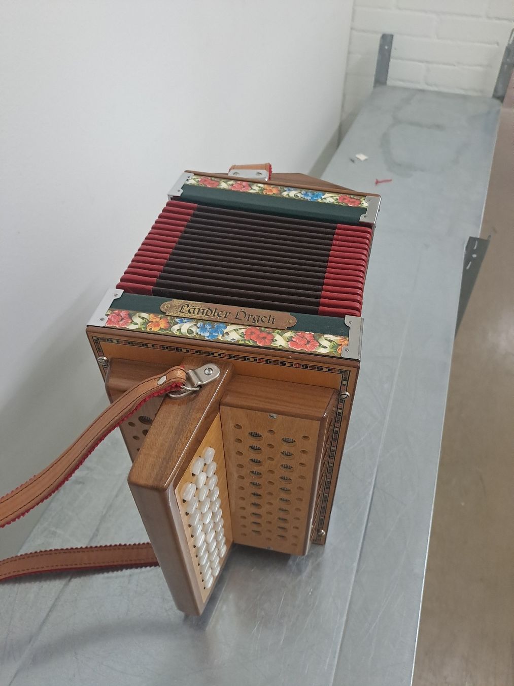 Strumenti musicali: schwyzerorgeli ton A – Usato da Villeneuve venduto da BibiVintage 5
