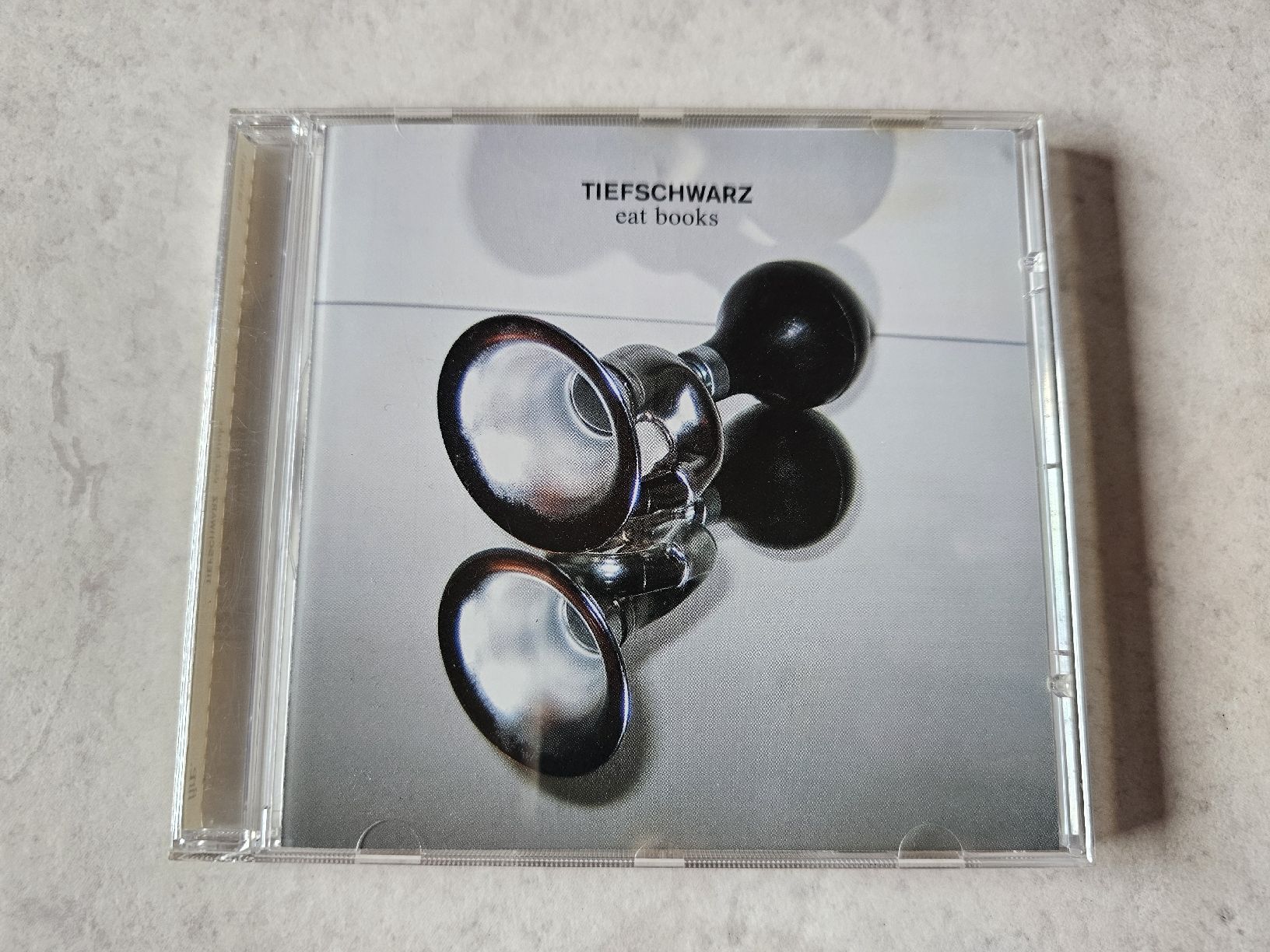 CD: Tiefschwarz  -  Eat Books – Usato da Schneisingen venduto da backstore24