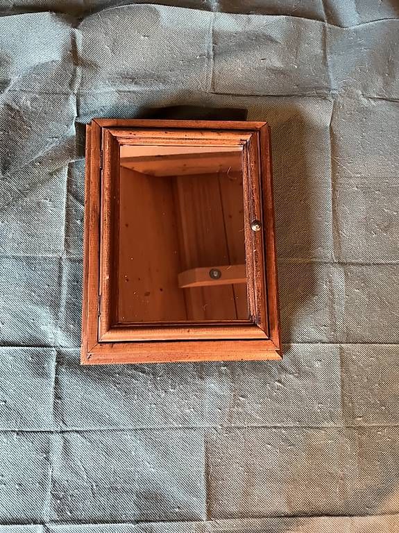 Guardaroba: Schlüsselkästchen Holz/Spiegel – Usato da Affeltrangen venduto da mobo08 1