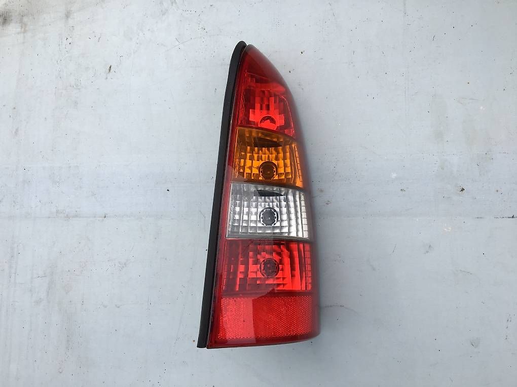 Tutti pezzi di ricambio auto: Opel Astra G Heckleuchte Rechts – Usato da Biel/Bienne venduto da G3kko1