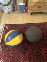 2 Basketballen Decathlon und Michigan Grösse 7 gebraucht