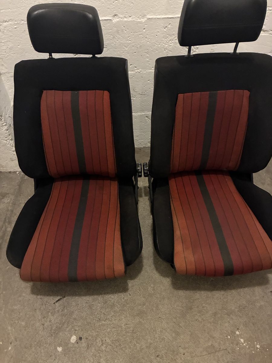 Recaro Tutti pezzi di ricambio auto: Golf 1 Gti Recaro Sitze – Usato da Grenchen venduto da Netii10