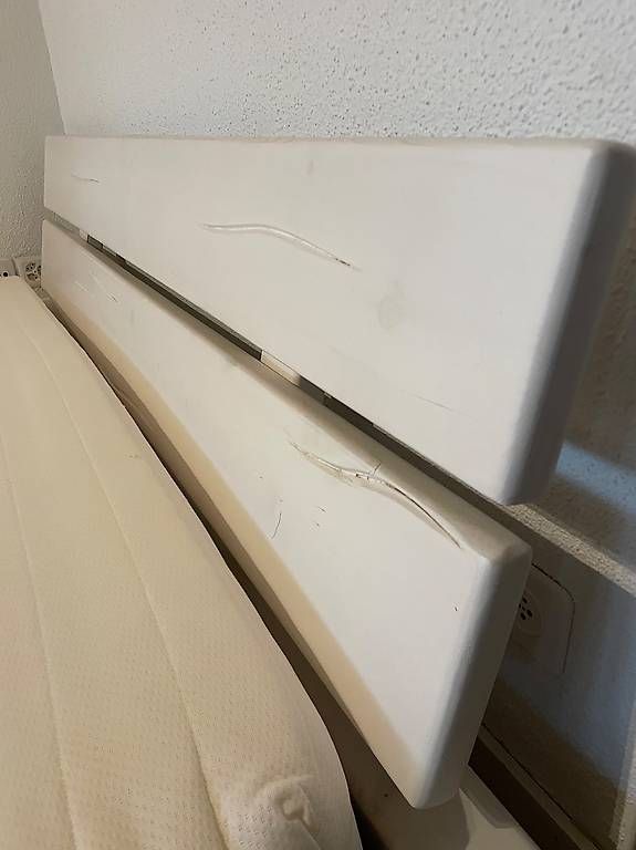 Lits: Holzbett 180 x 210 – D'occasion à Wängi par pri_59tg 1