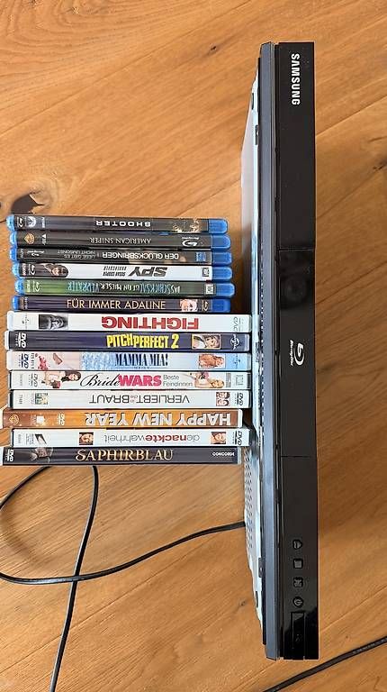 Tutti i DVDs: Bluray Player inkl. 14 Filme – Usato da Weesen venduto da joehlk95