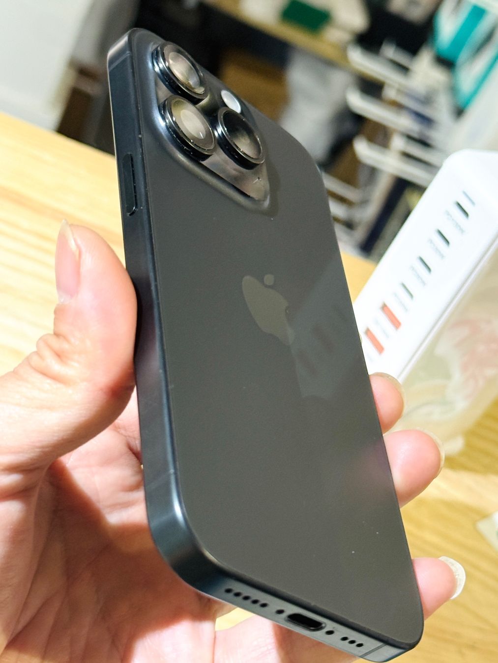 Apple Handys / Smartphones: Châssis Complet iPhone 15 Pro MAX NOIR – Gebraucht aus Morges von DA-repa 3