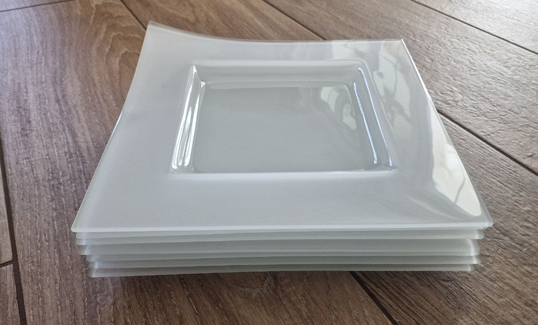 Piatti: 8 Dessertteller, Glas weiss quadratisch matt – Usato da Suhr venduto da Sbume 1