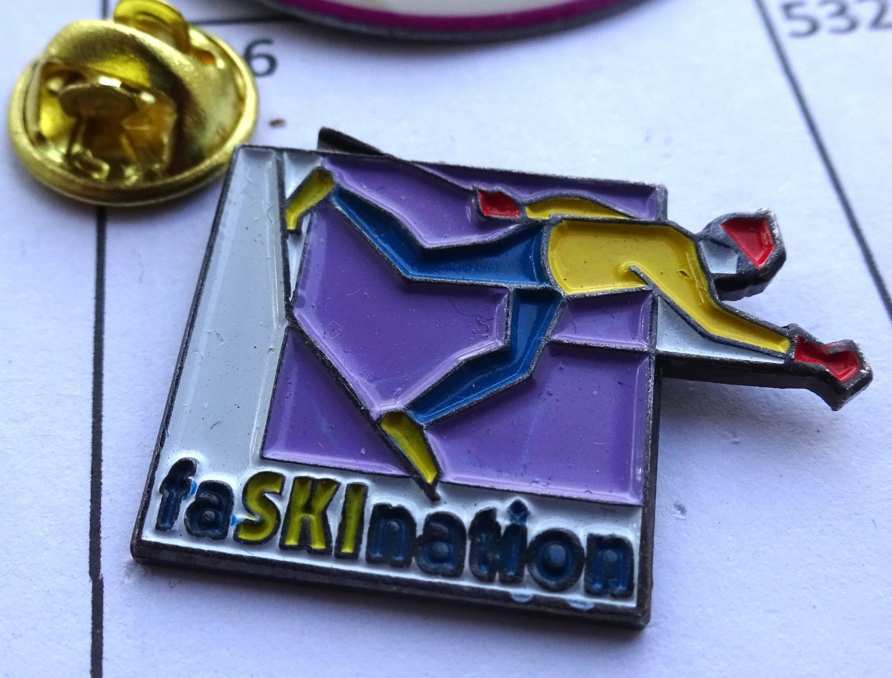 Plaquettes & Badges: Pin fa SKI  nation   Langlauf – D'occasion à Utzenstorf par BUtter81