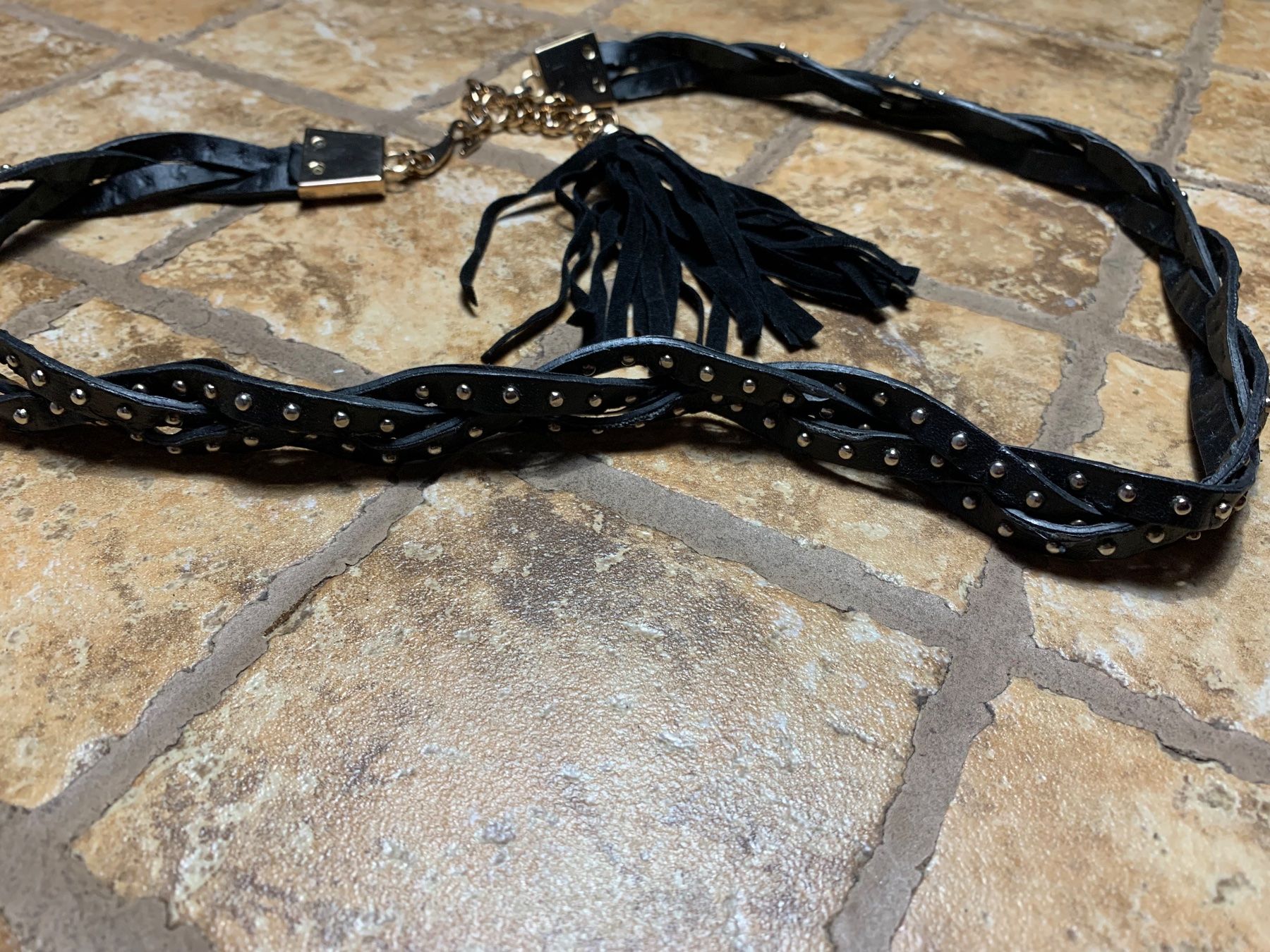 Ceintures: Cintura intrecciata nera con borchie e nappa,chic e elegante – Neuf (Voir description) à Gordevio par LanaZimm 1
