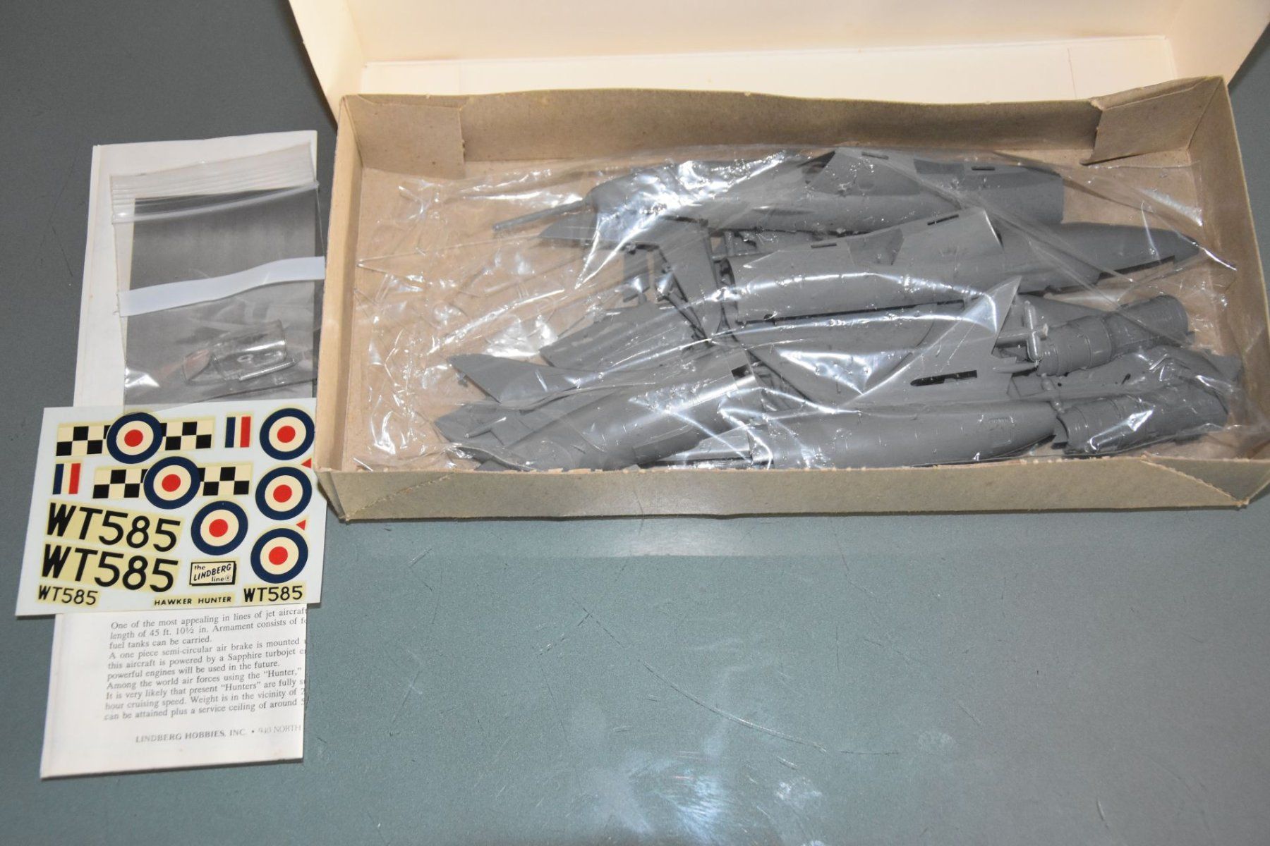 Modellbausätze & Standmodelle: Hawker Hunter – Neu (gemäss Beschreibung) aus Liestal von estreiter 1