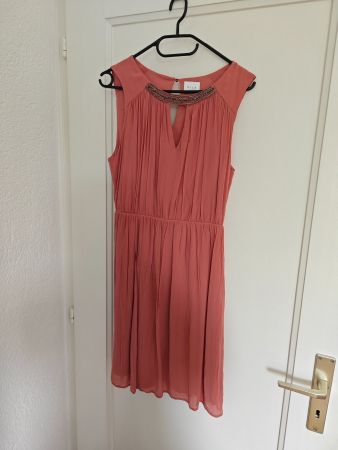 Robe rose poudré