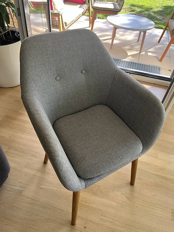 Stühle: Chaise grise – Gebraucht aus Mont-sur-Rolle von chrismaroquiniere 1