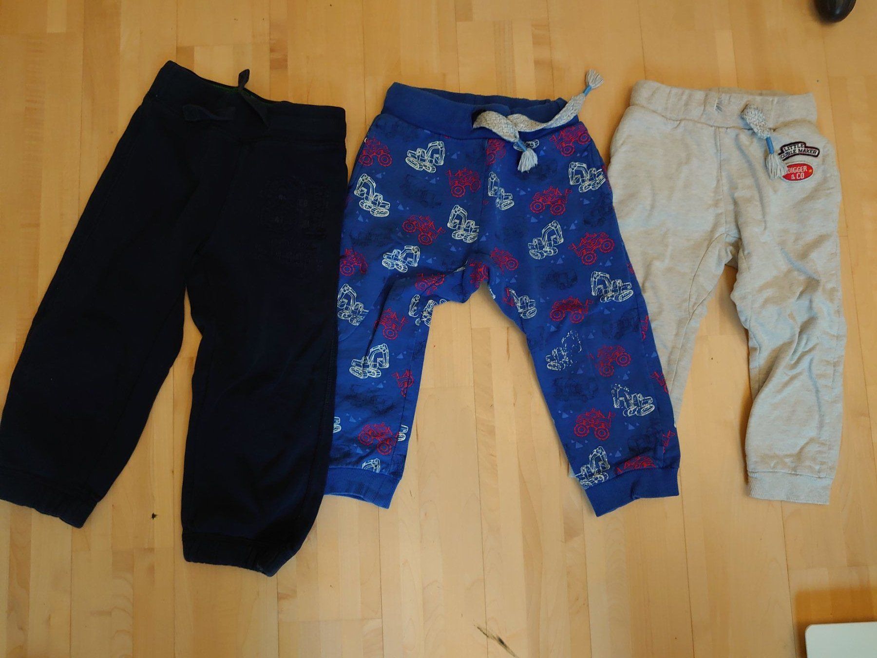 Kleiderpakete & -sets: 3x Hose Gr. 98 – Gebraucht aus Bern von macsandra
