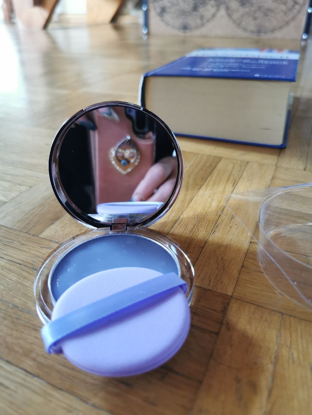 Cura del viso: Candy Bella Violett Puder Neu Make Up – Nuovo e nell'imballaggio originale da Laufen venduto da Daraja 2