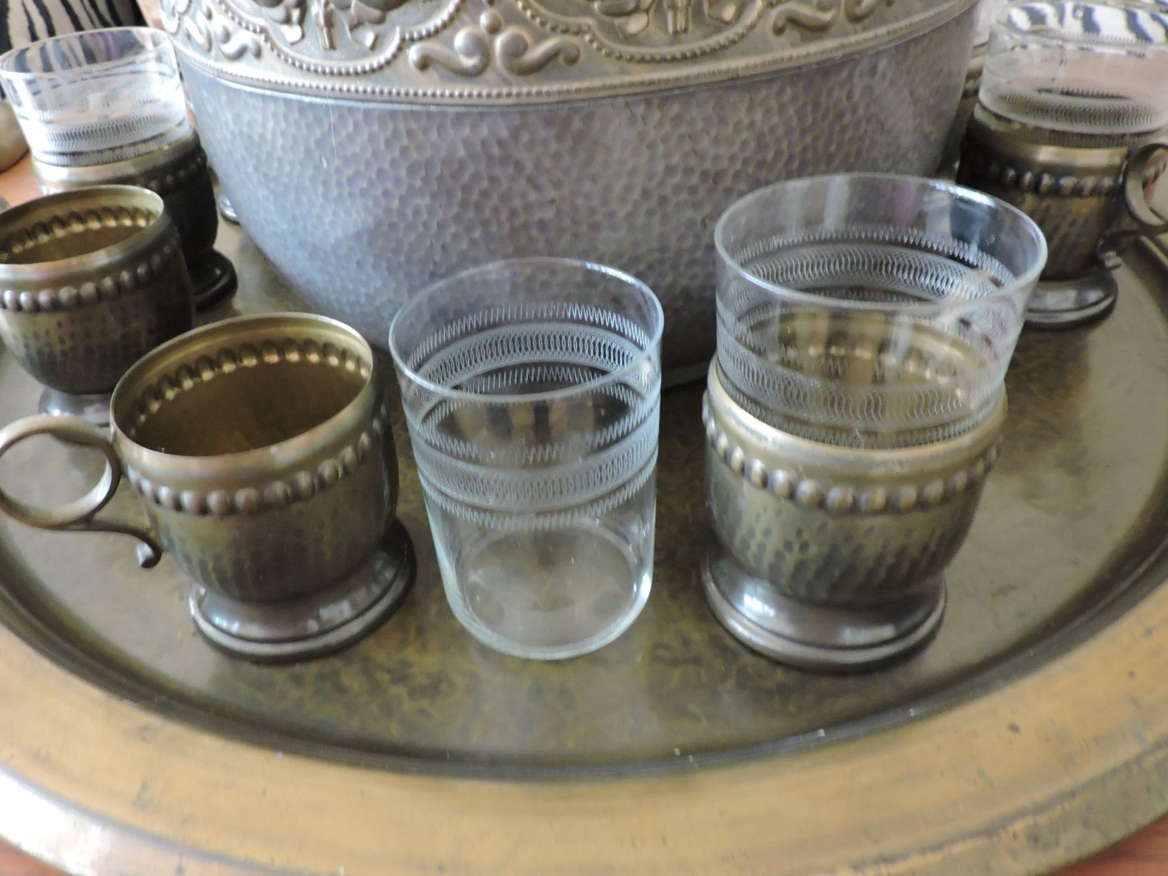 Set di piatti: Antikes, wunderschönes Bowle-Set mit Orignialgläsern – Usato da Bern venduto da sasa65 3