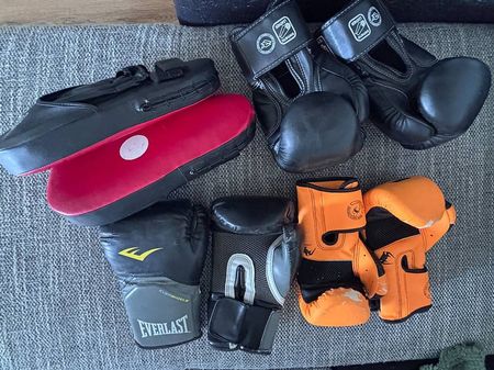 Box-Set für Boxen / Kickboxen inkl. Handschuhe & Pratzen