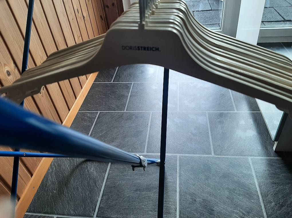 Kleiderbügel: Kleiderbügel – Gebraucht aus Hasle LU von LovelyKangaroos 2