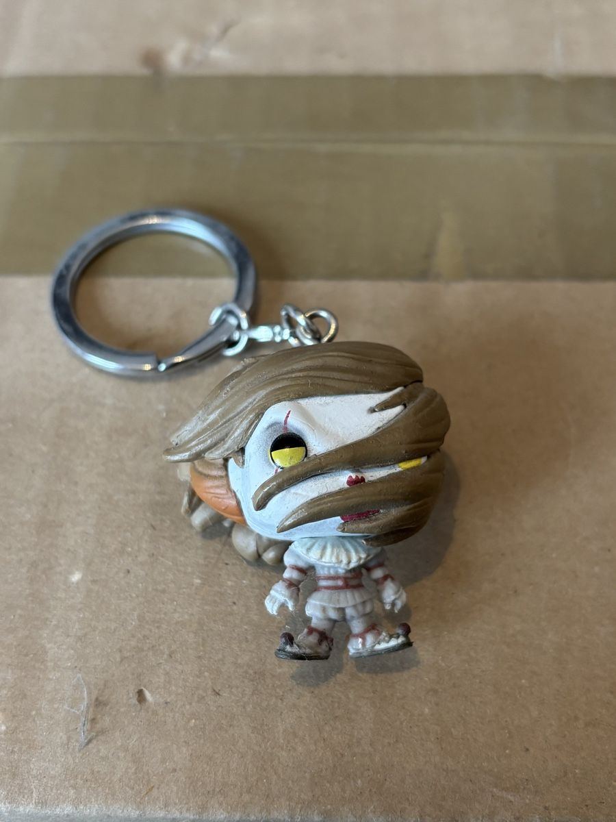 Funko Figuren: Funko Pocket POP! Keychain Pennywise with Wig – Gebraucht aus St. Antoni von dazzxed