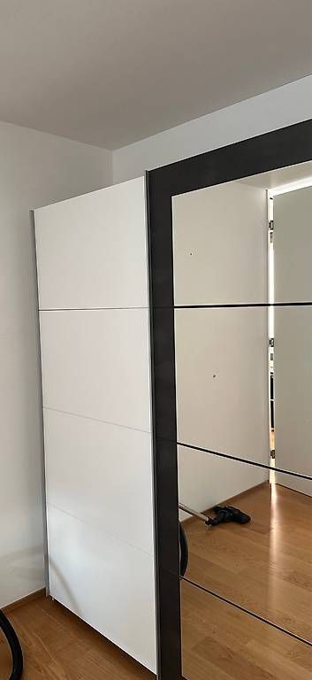 Armoires: Kleiderschrank – D'occasion à Zürich par artflck 1