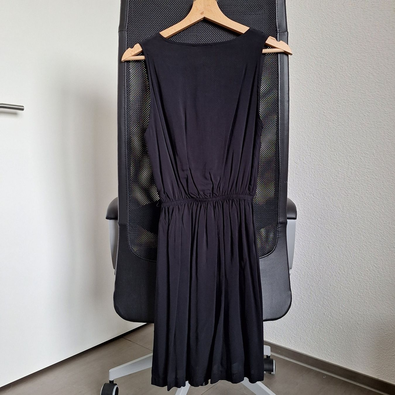 Pull&Bear Vestiti: Pull & Bear Rüschenkleid schwarz Gr. L – Usato da Märstetten venduto da activemember 1