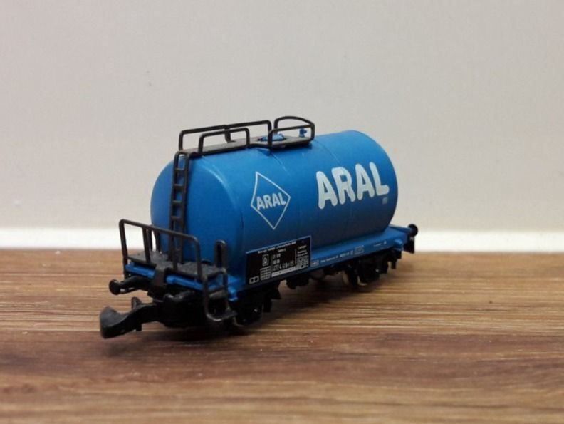 Märklin Modellini di ferrovie: Märklin Z : DB wagon citerne "ARAL" – Usato da Buttes venduto da Cafe2005 5