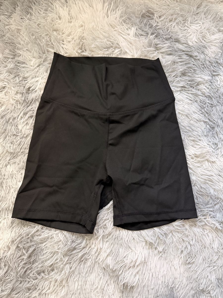 Lululemon Leggings: Lululemon Schwarz Shorts – Nuovo (secondo la descrizione) da Embrach venduto da NovasOutlet