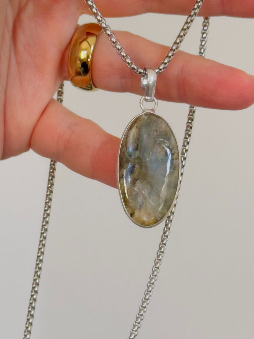 Catenine: Fashionable labradorite necklace – Nuovo e nell'imballaggio originale da Genève venduto da AGBERG 1